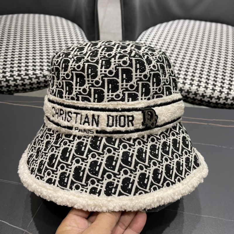 CHRISTIAN DIOR